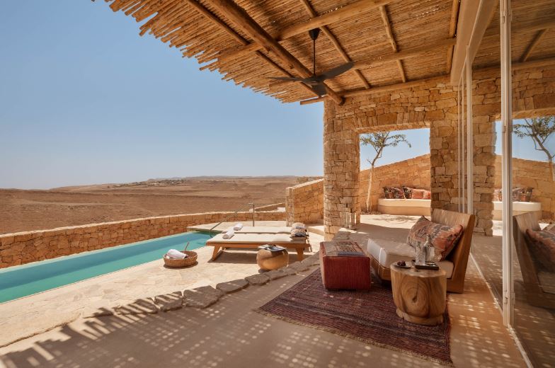 SIX SENSES
